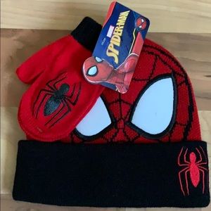 NWT TODDLER SPIDER-MAN HAT AND MITTEN SET